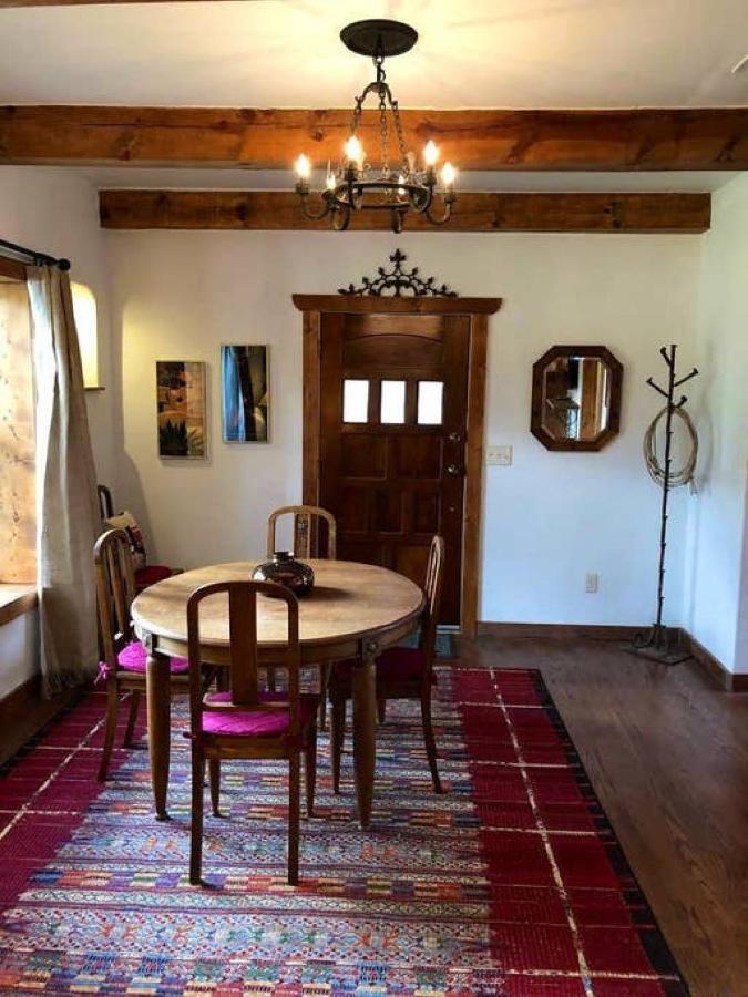 アルパイン El Viejo Adobe - Across From Sul Ross Campus Bed & Breakfast エクステリア 写真